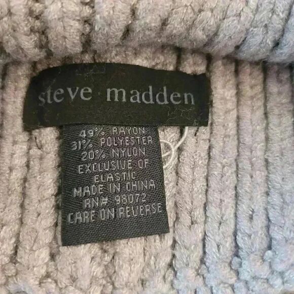 Steve Madden Unisex Adult Light Gray Rayon/Poly/Nylon Knit Wide Cuffed Ribbed Be - Picture 4 of 4